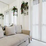 Elegant And Comfortable Mini Studio
